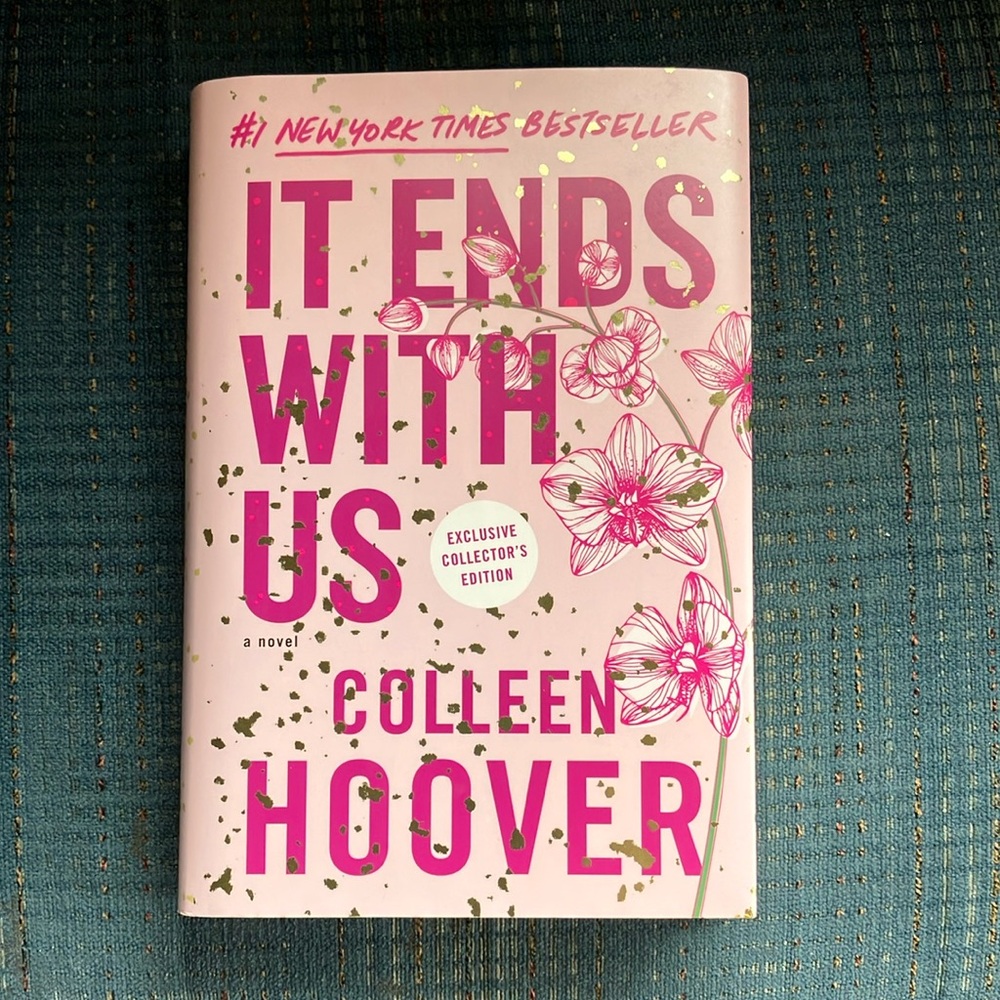 'It Ends With Us' Exclusive Collector's Edition - Pink